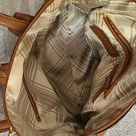 London Fog Handbag/ Purse - Picture 7 of 8